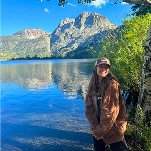 Meet your Posher, Becky